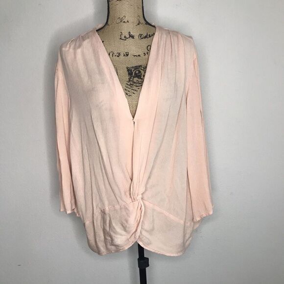 Band Of Gypsies Twist-front Top Peach Womens Size 2X Plus Lightweight Viscose - Picture 8 of 8